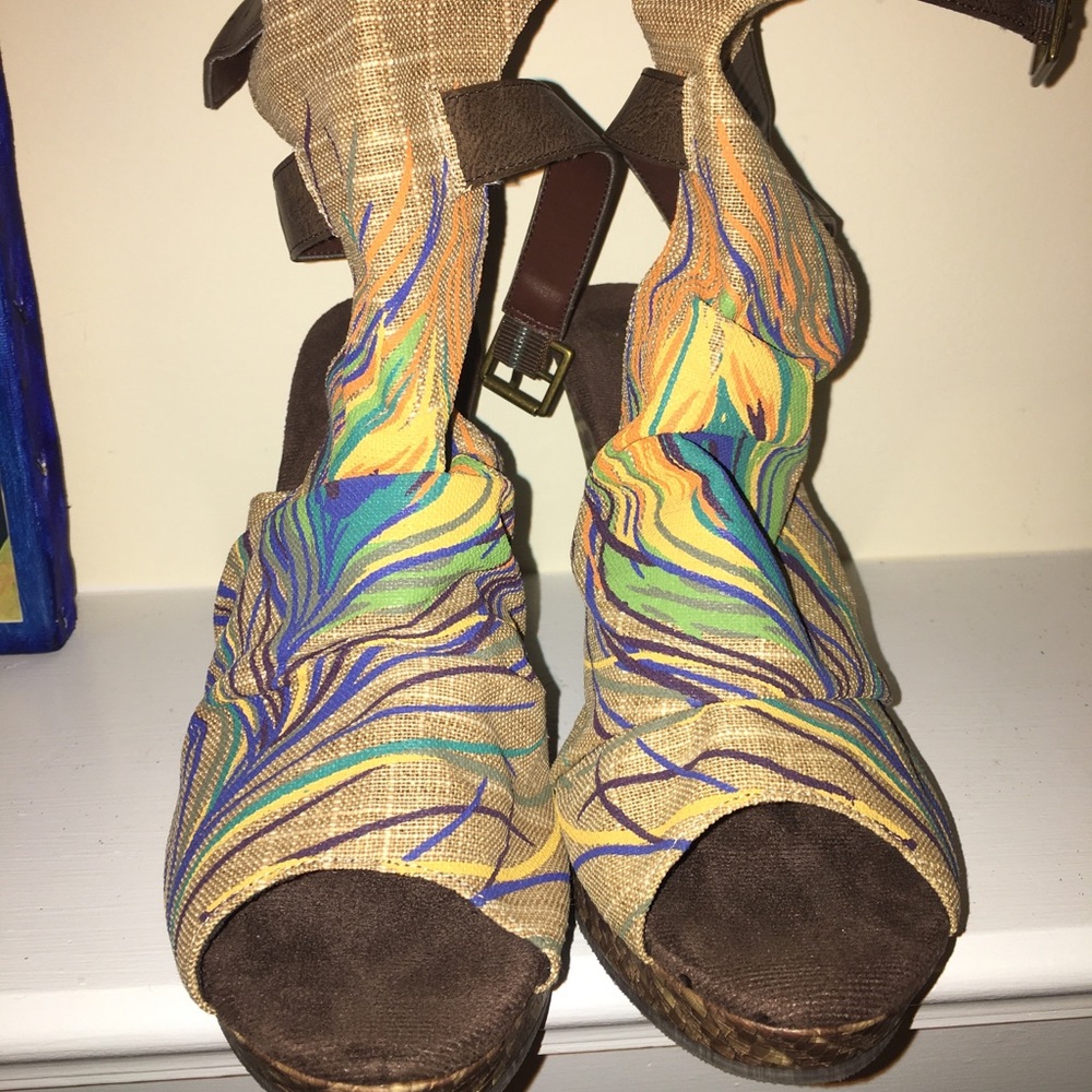 Gorgeous Peacock sandals